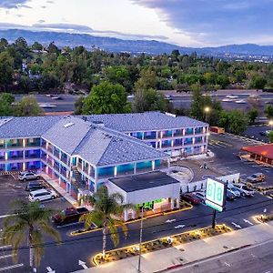 818 Hotel Pool, An Ascend Hotel Collection Member
